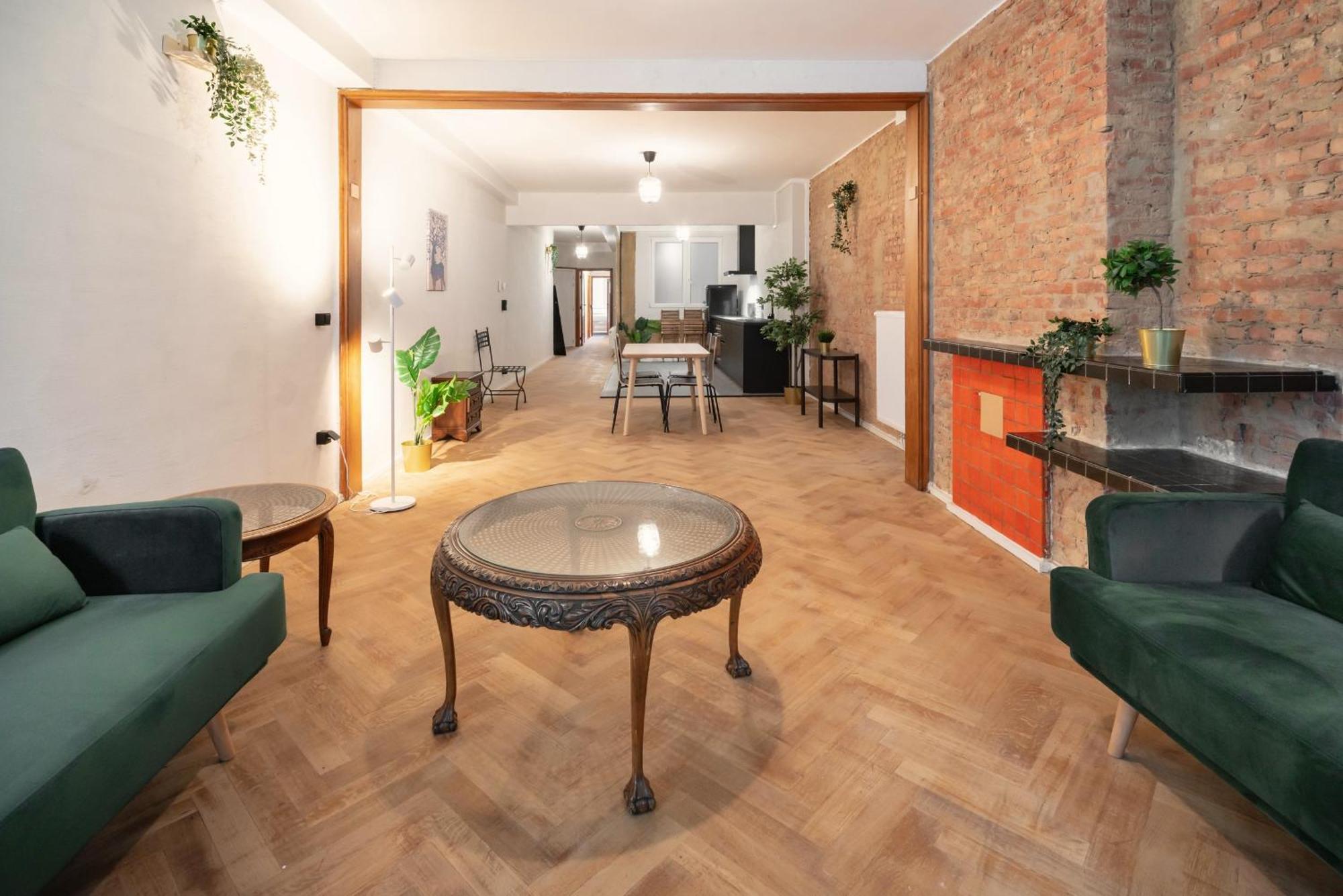 Charming And Spacious Apartments In The Heart Of Anversa Esterno foto