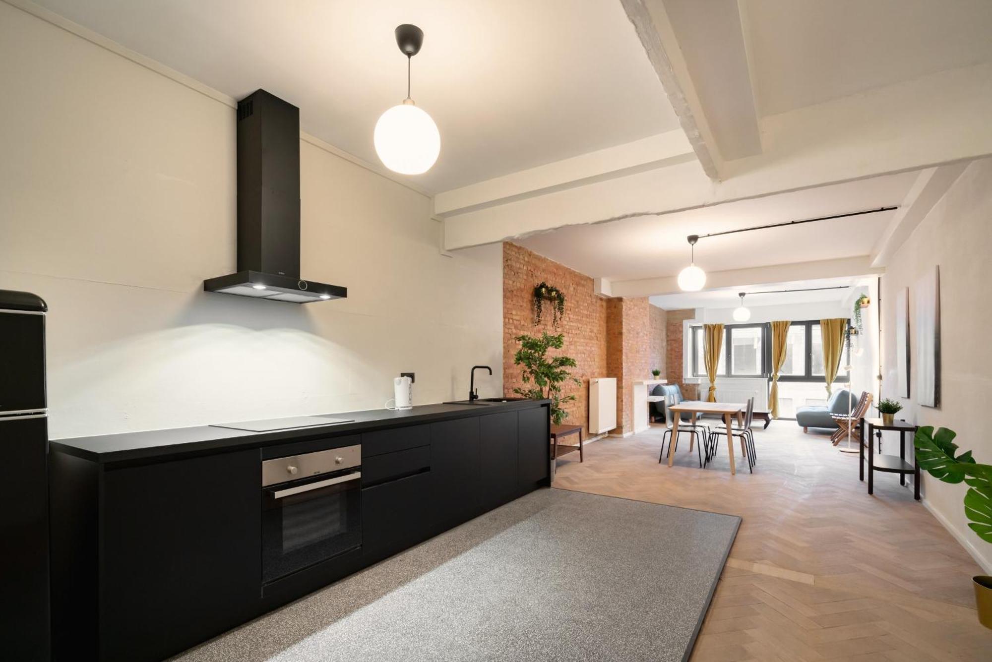 Charming And Spacious Apartments In The Heart Of Anversa Esterno foto