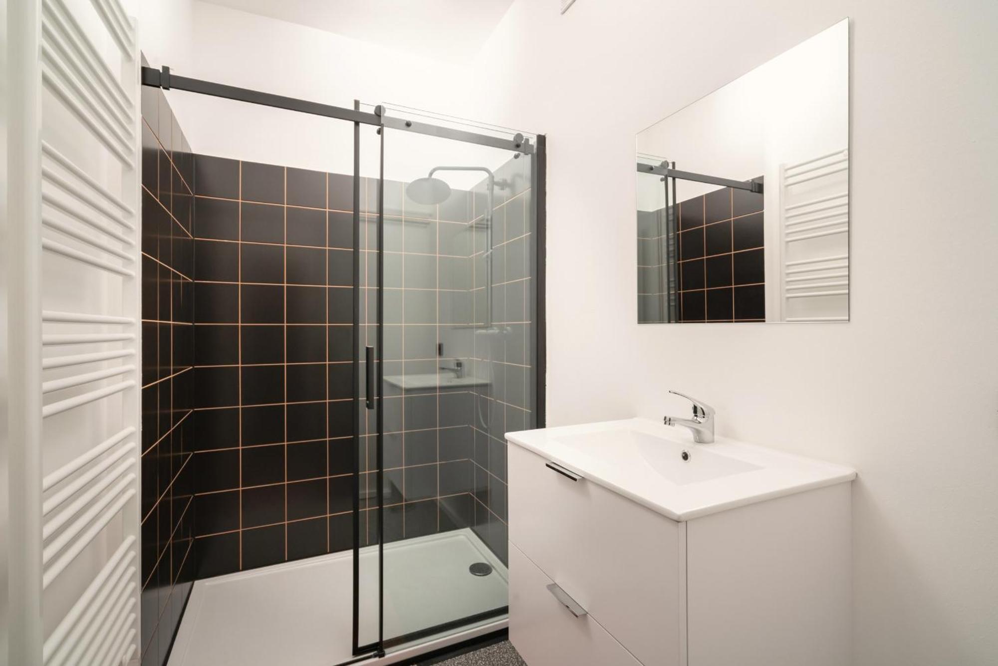 Charming And Spacious Apartments In The Heart Of Anversa Esterno foto