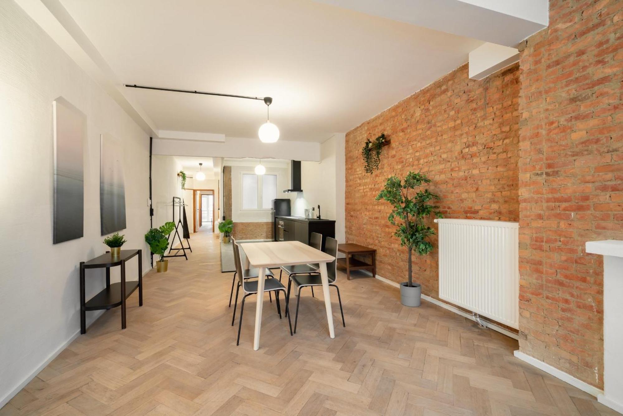 Charming And Spacious Apartments In The Heart Of Anversa Esterno foto