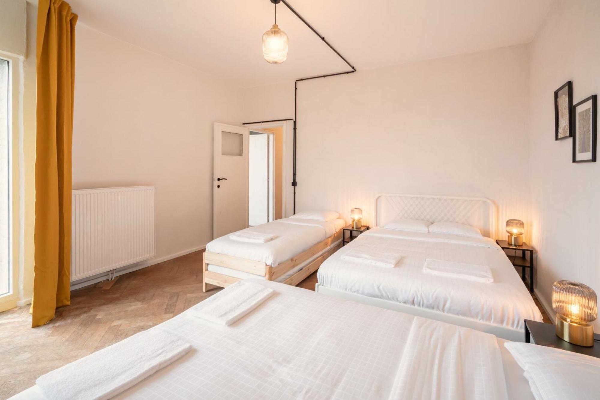 Charming And Spacious Apartments In The Heart Of Anversa Esterno foto