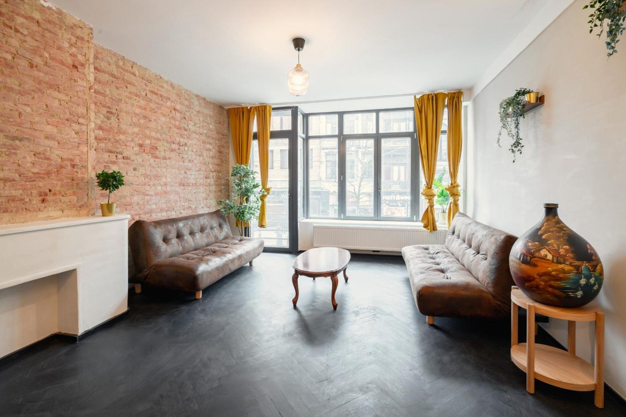 Charming And Spacious Apartments In The Heart Of Anversa Esterno foto